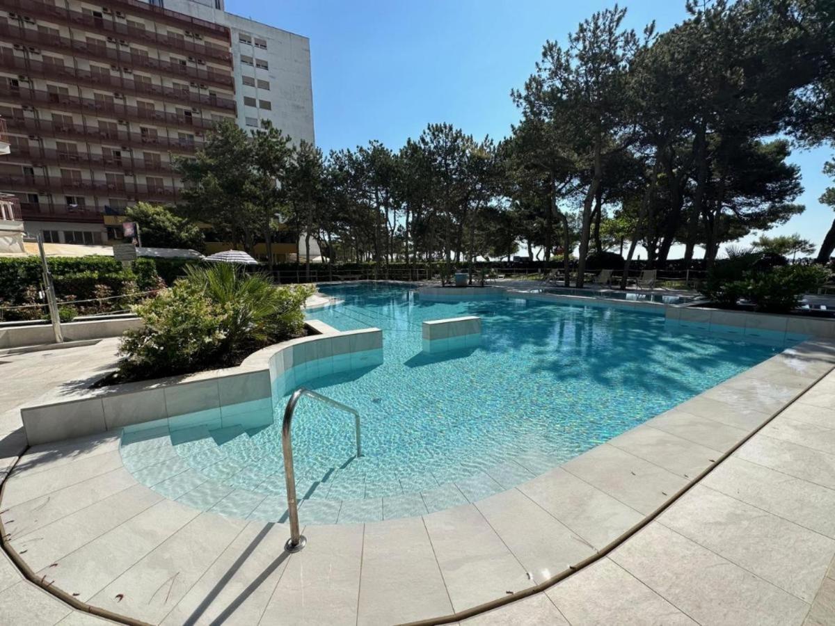 Residence Cristallo 4H Линяно Сабиадоро Екстериор снимка